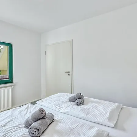 3 Bedroom Awesome In *