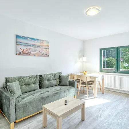3 Bedroom Awesome In Διαμέρισμα Altenkirchen (Mecklenburg-Vorpommern)